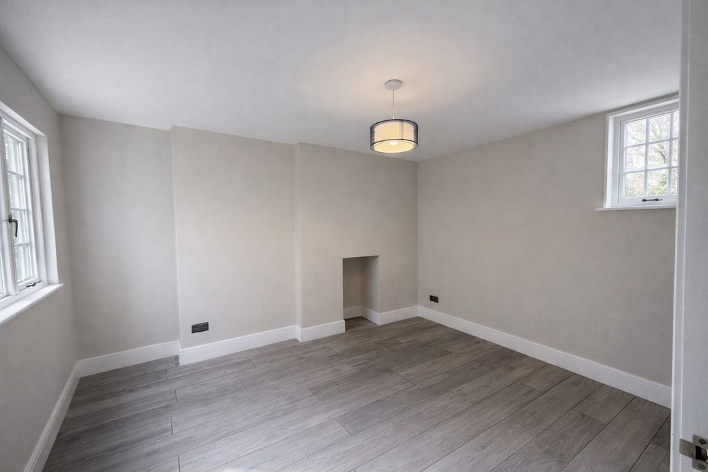 Property photo 2 of 9 Photo 1