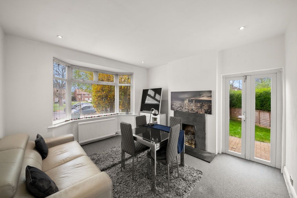 Property photo 3 of 17 Photo 12