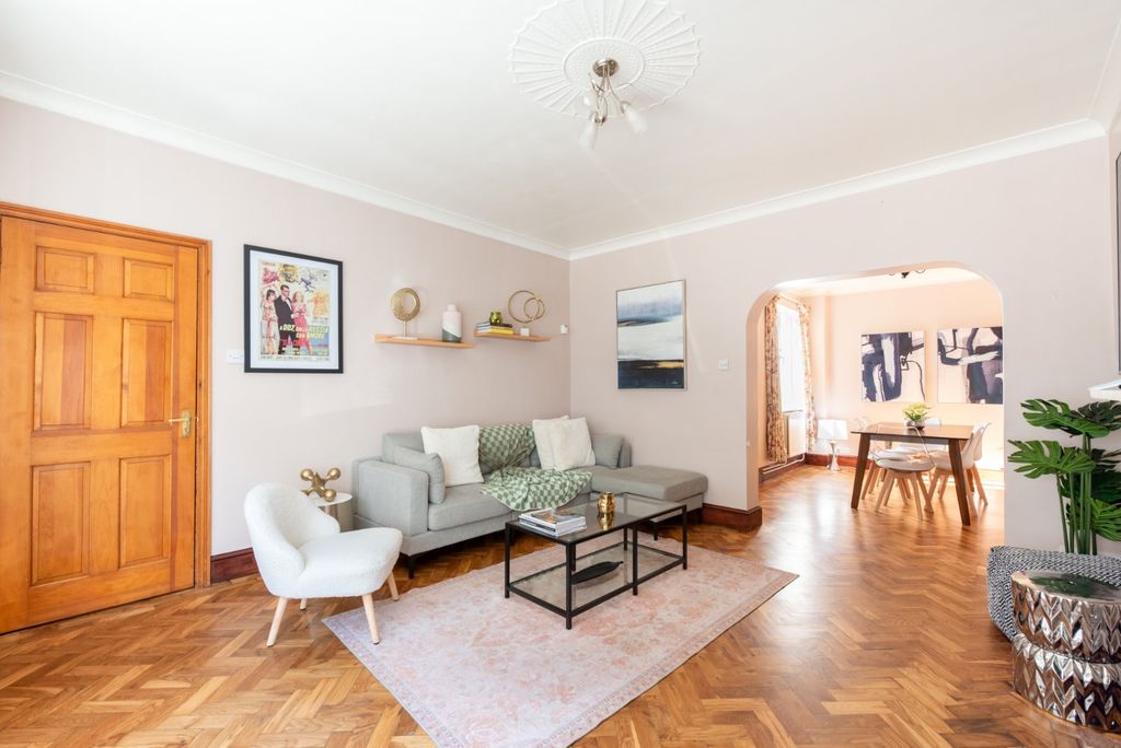 Property photo 2 of 13 Ground Floor