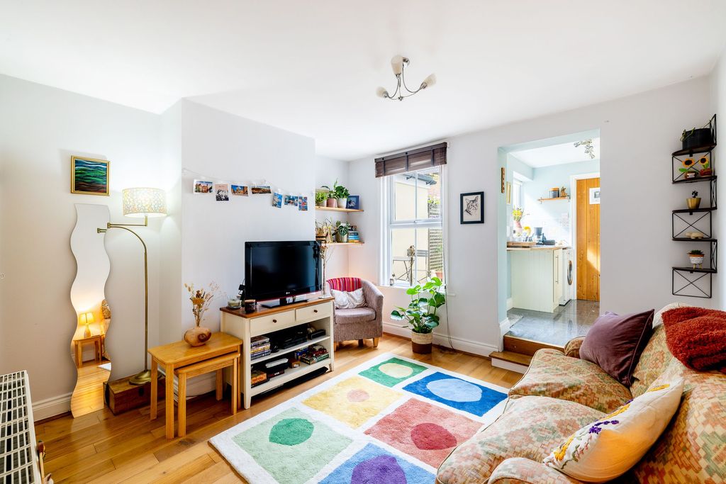 Property photo 3 of 11