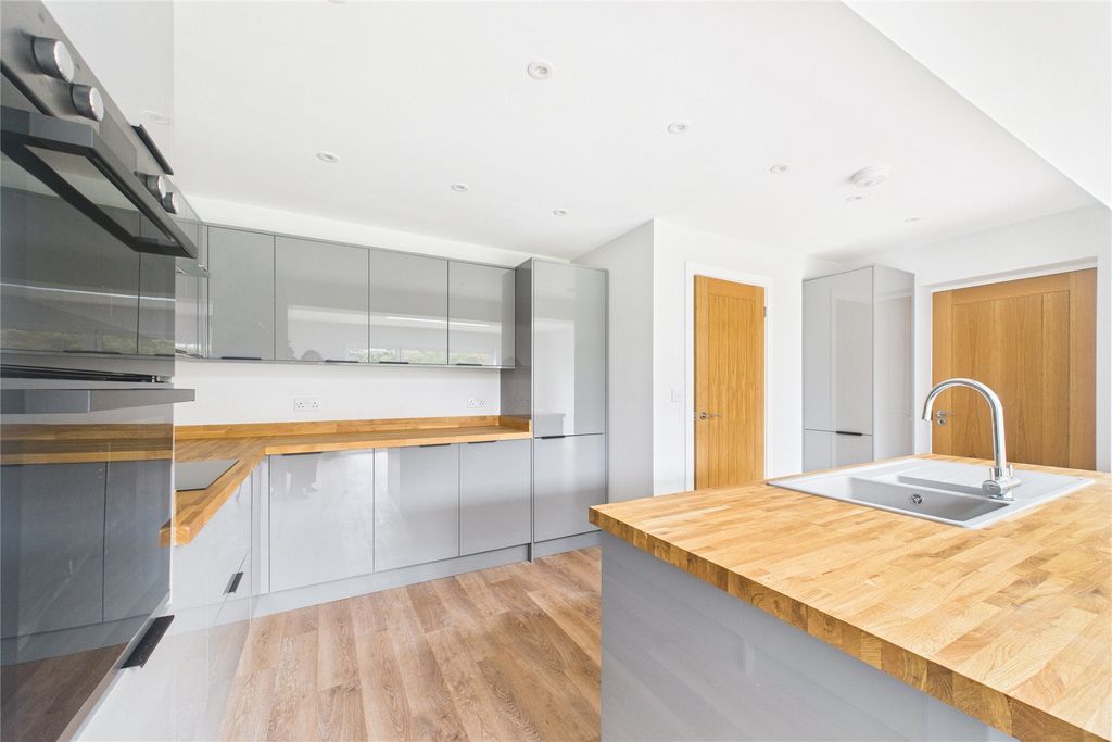 Property photo 3 of 14 Picture No. 03