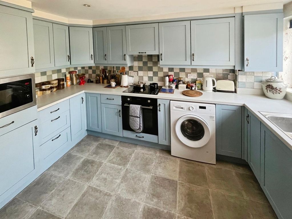 Property photo 2 of 16 A80E1B89--416B-8319-6A7C545005B6-94177-000003D6C53