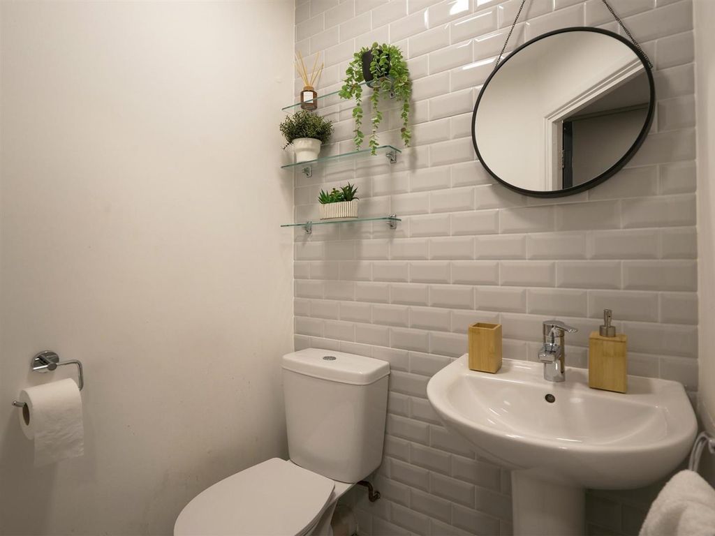 Property photo 2 of 23