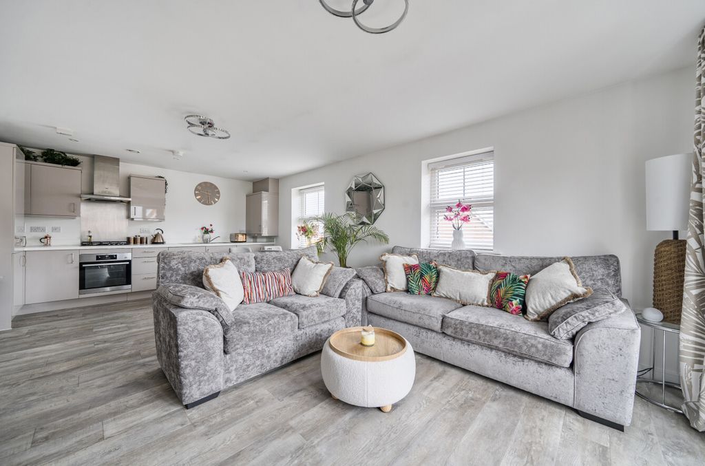 Property photo 3 of 19 1446570-10-69E1F4...