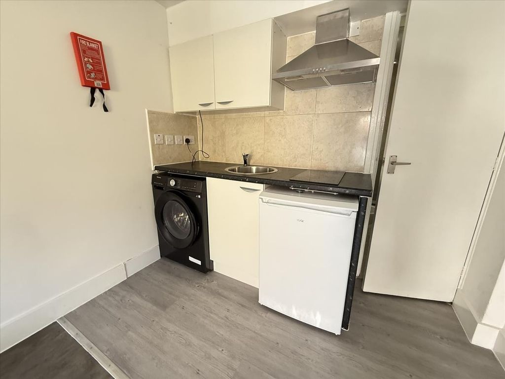 Property photo 2 of 3