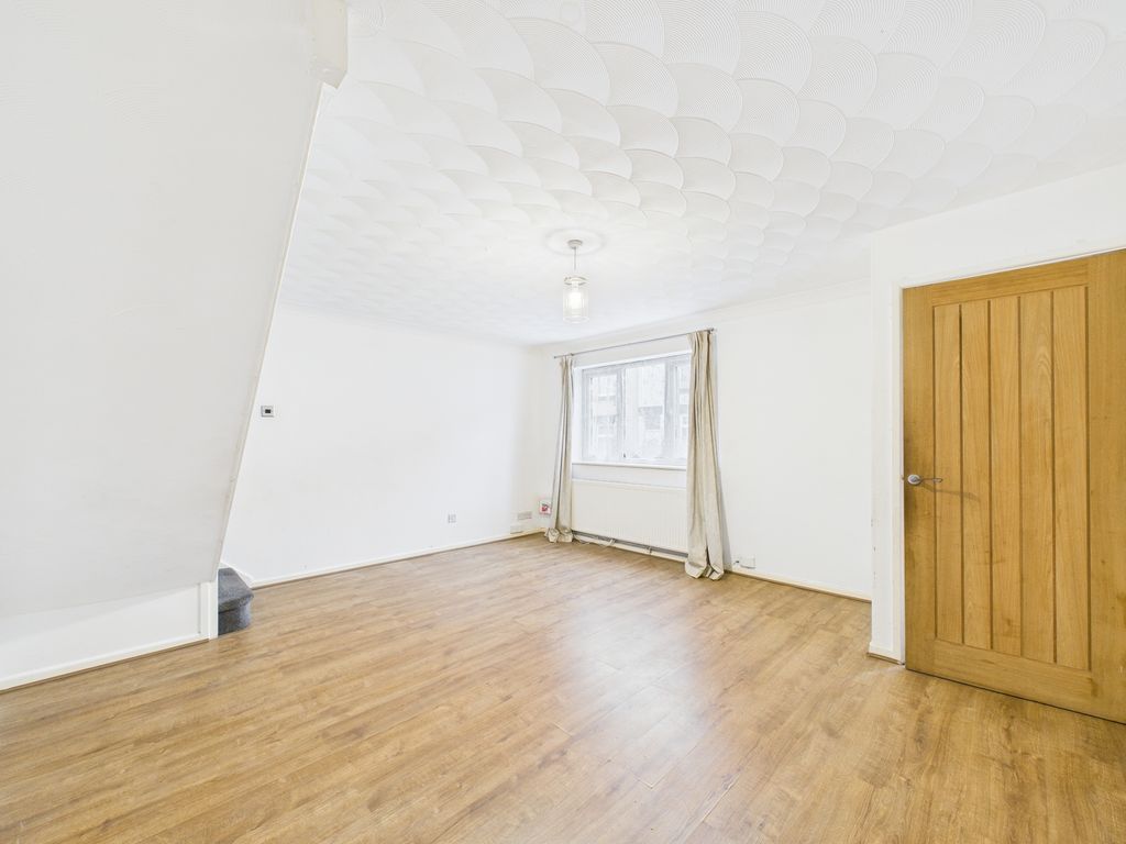 Property photo 3 of 24