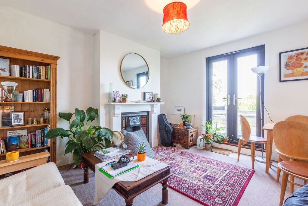 Property photo 1 of 5
