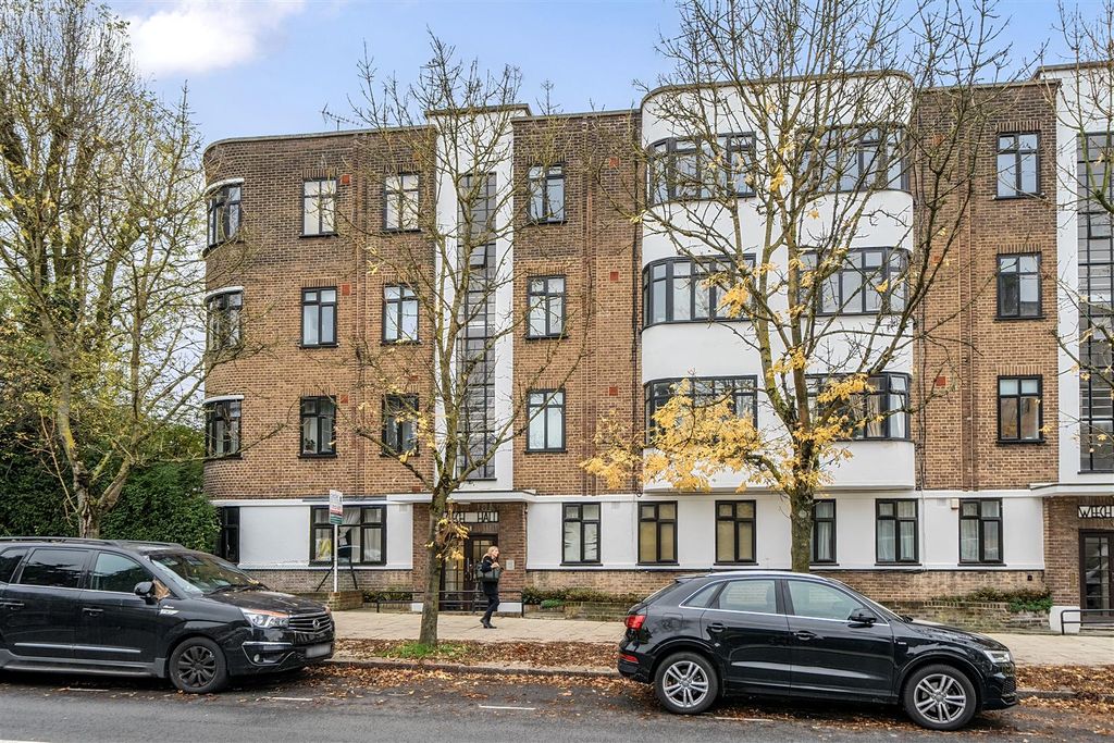 Property photo 2 of 10