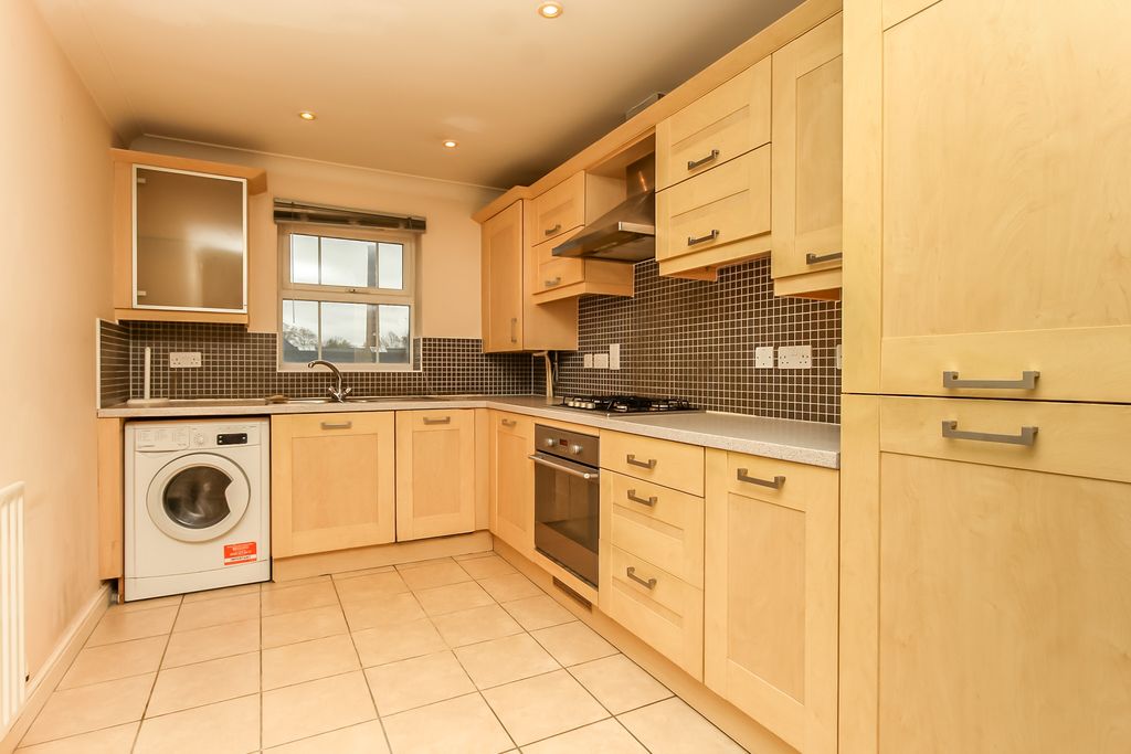 Property photo 2 of 11 Kitchen