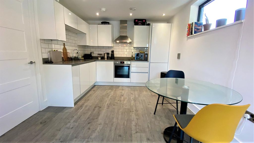 Property photo 3 of 10 Open Plan Living And Kitchen