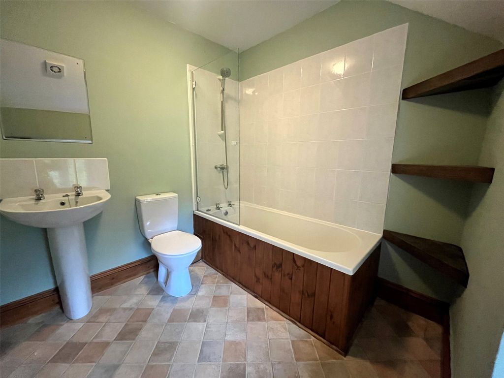 Property photo 2 of 8 Picture No. 23