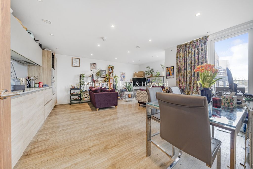 Property photo 1 of 7 B25353Df-Edd4-4688-8