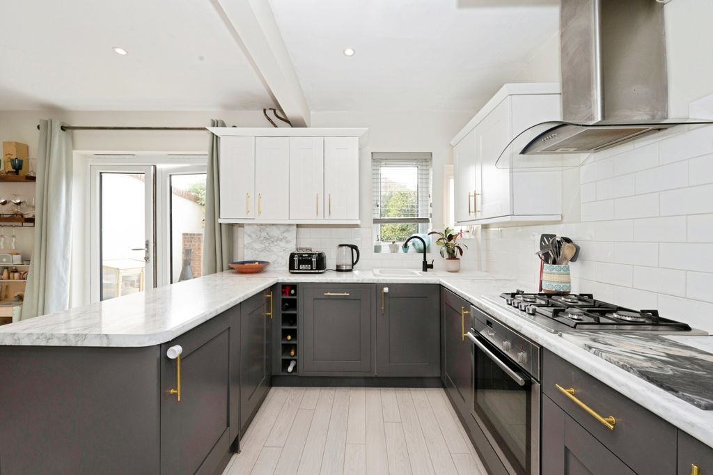 Property photo 2 of 15 Kitchen