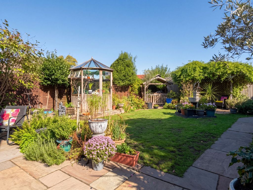 Property photo 2 of 18