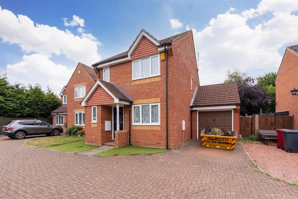 Property photo 1 of 16 51 Copse Close-6.Jpg