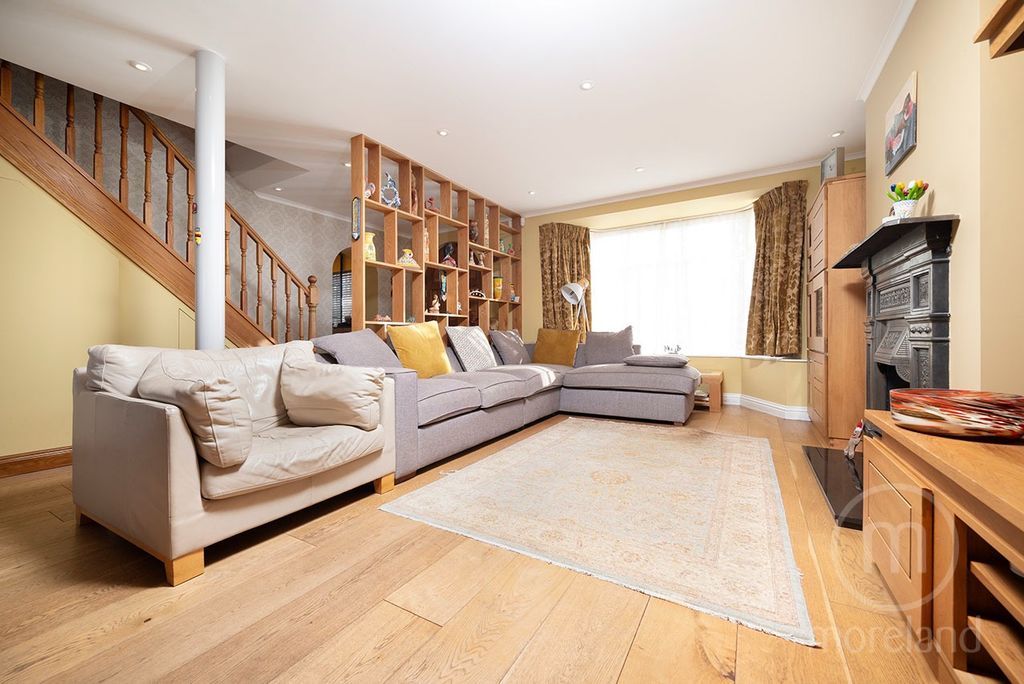 Property photo 2 of 14 4732912