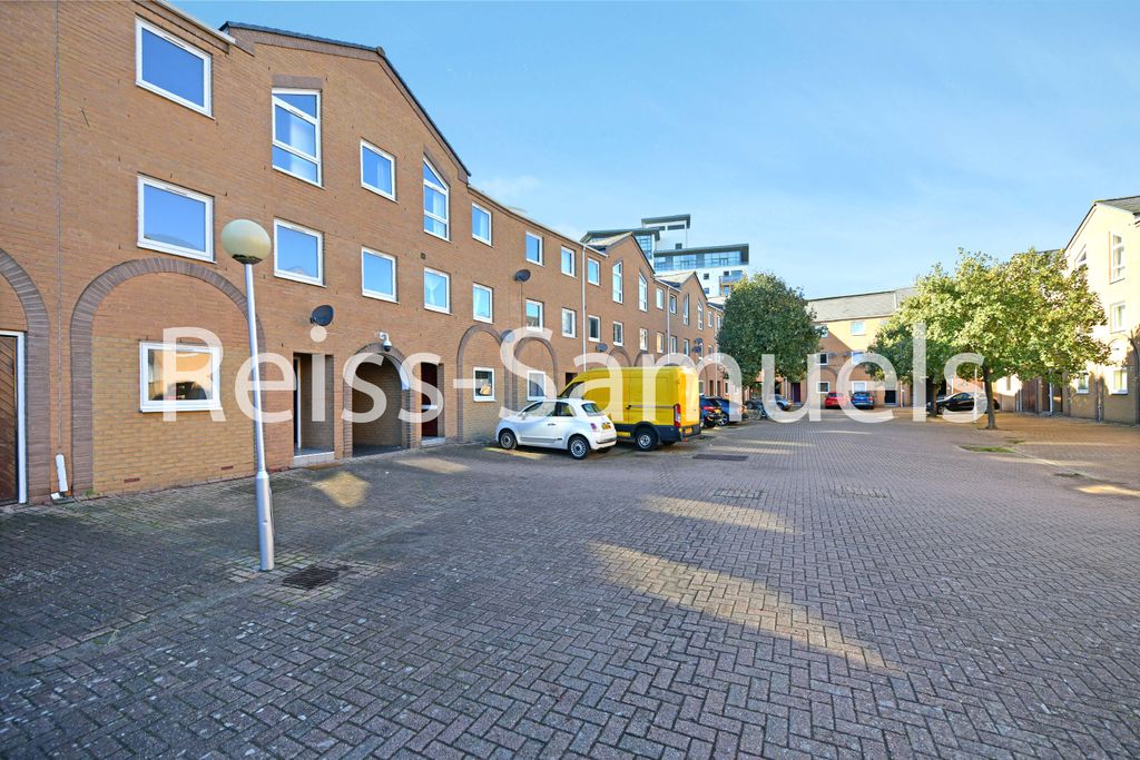 Property photo 1 of 72
