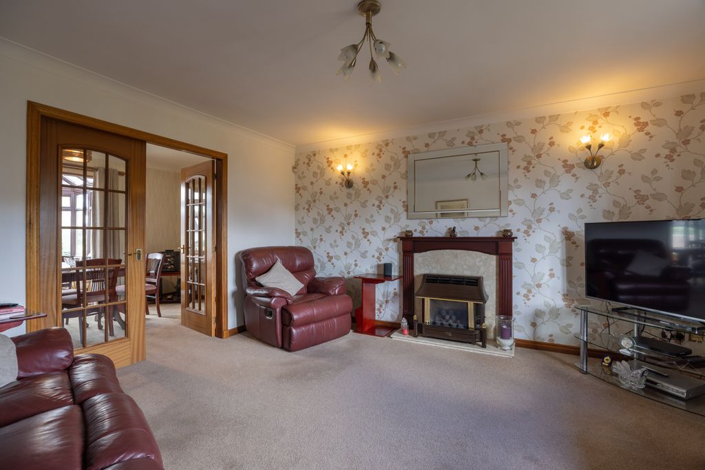 Property photo 2 of 36