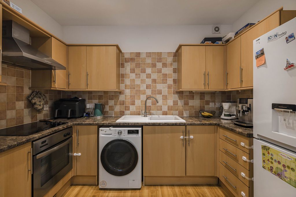 Property photo 3 of 8