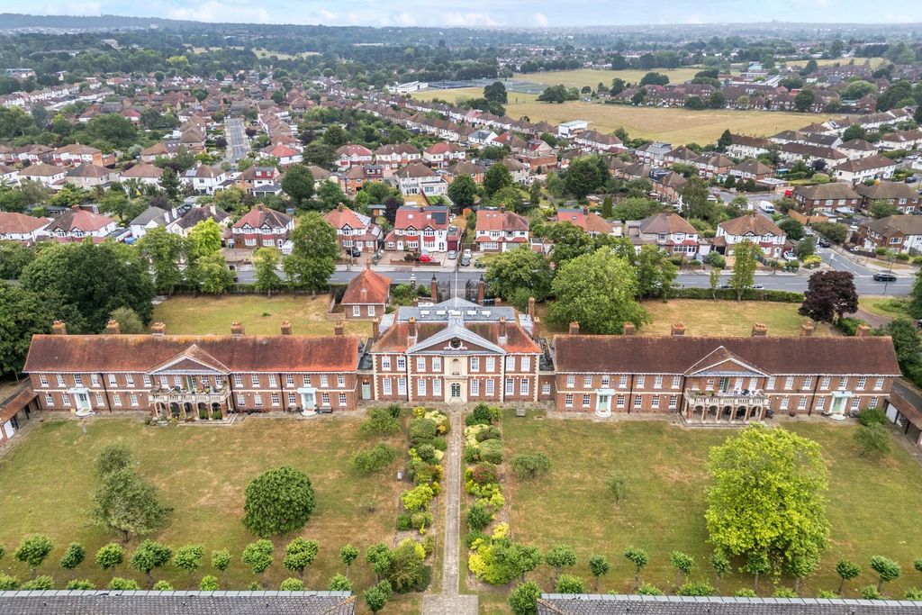 Property photo 2 of 21 External