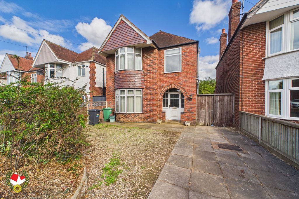 Property photo 1 of 13