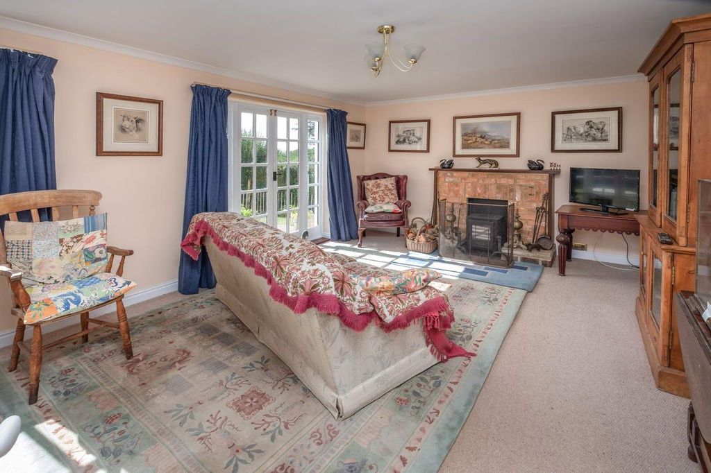 Property photo 2 of 23