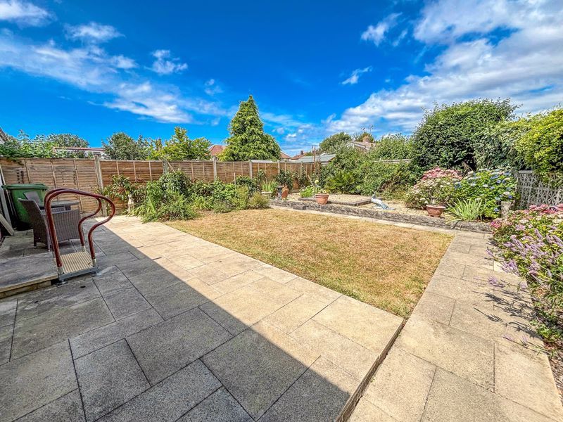 Property photo 3 of 13 Garden