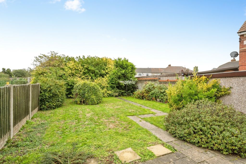 Property photo 3 of 14