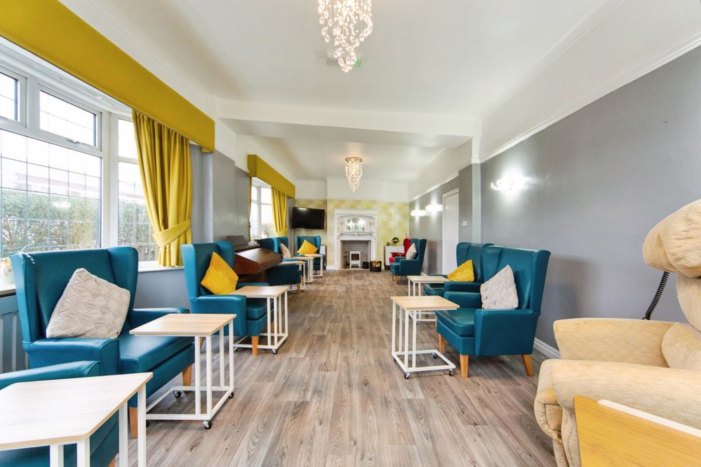 Property photo 2 of 15