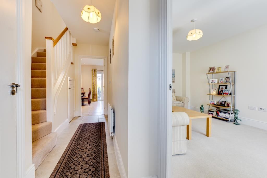 Property photo 2 of 25 20 Nicholas Road, Barton Seagrave-7.Jpg