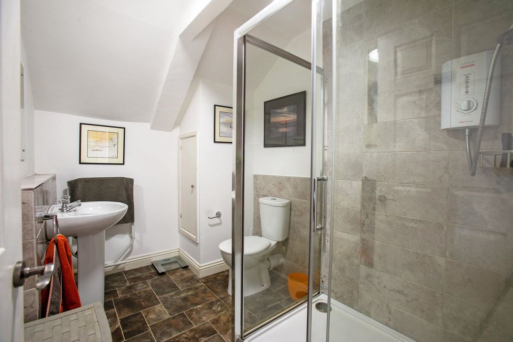 Additional image 10 of 1 bed flat for saleNewport Square, Launceston PL15