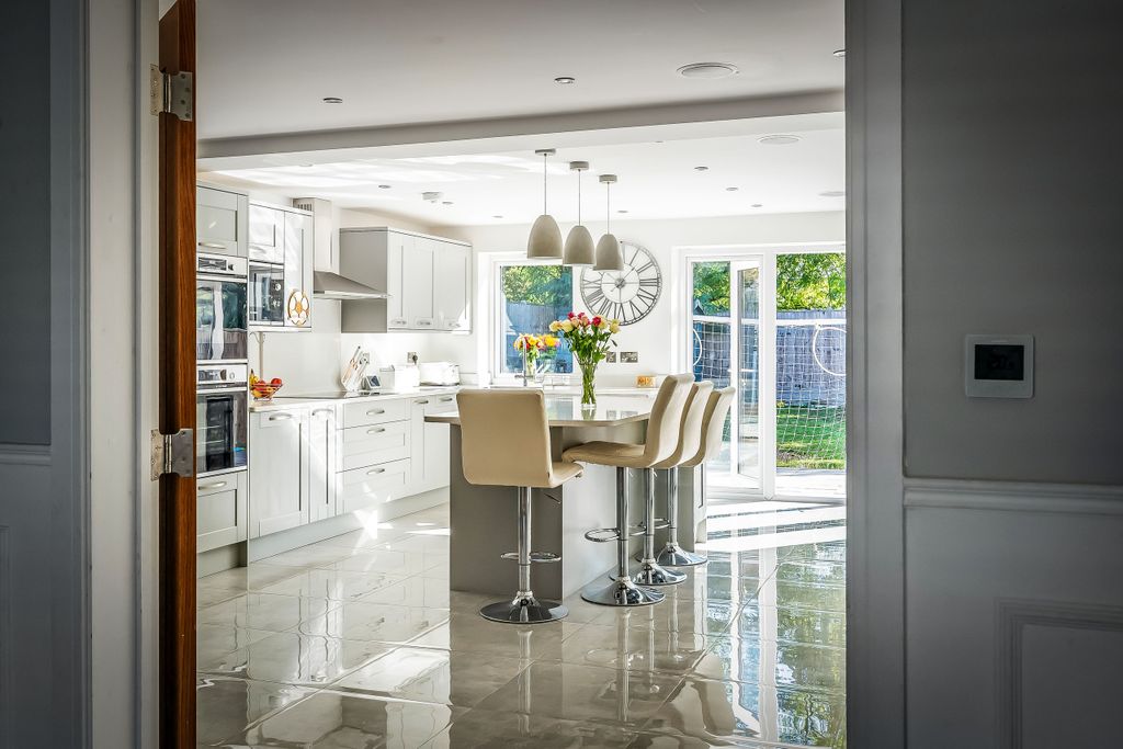 Property photo 2 of 28 Photo 7