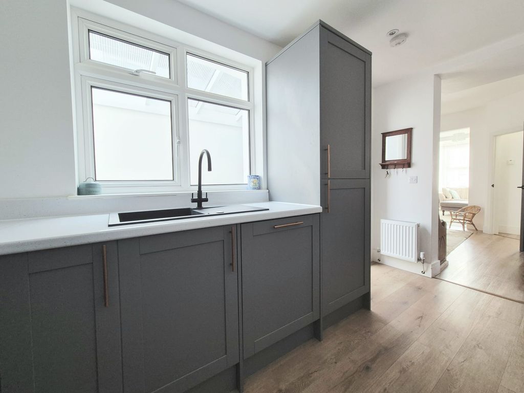 Property photo 3 of 22 Kitchen