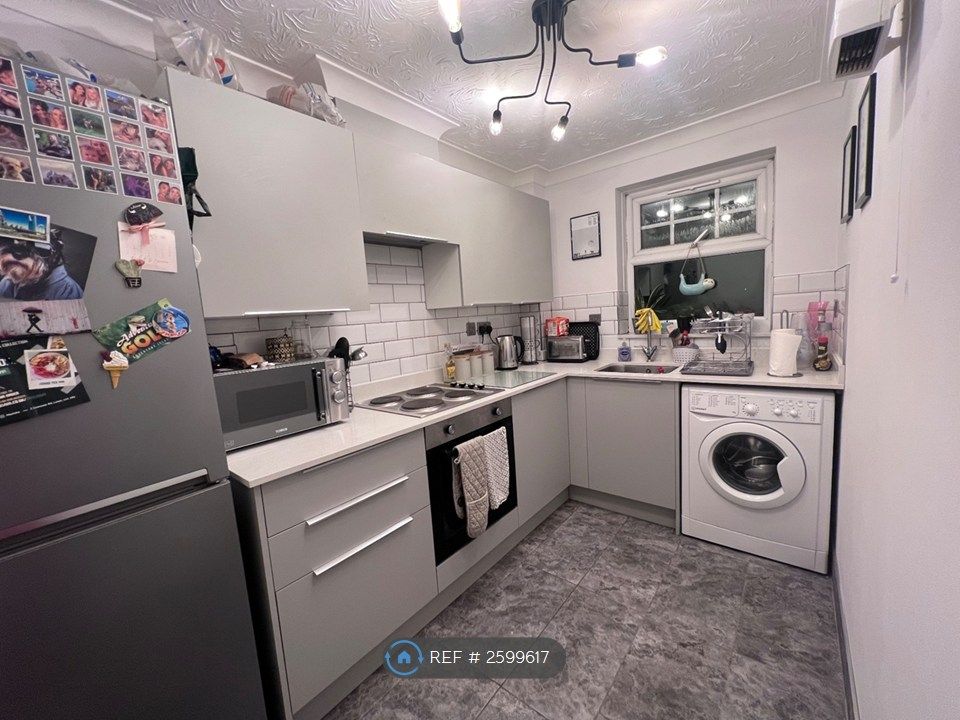 Property photo 2 of 4 Kitchen