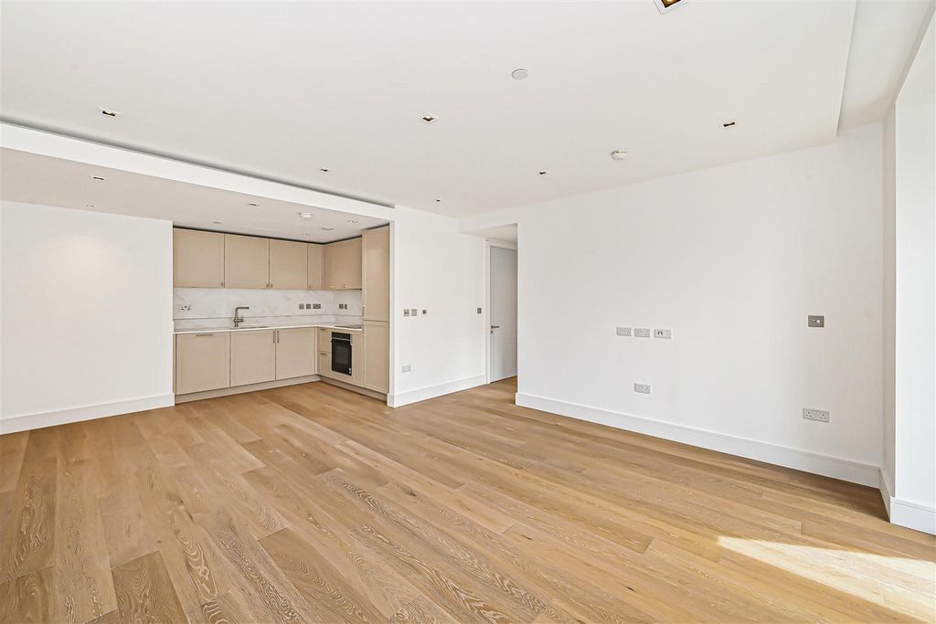 Property photo 3 of 23