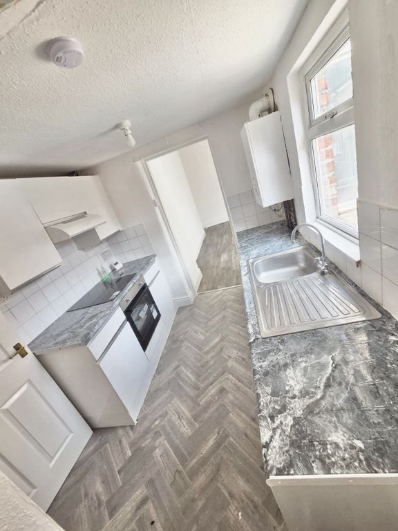 Property photo 1 of 11 2 Bedroom Flat For Rent