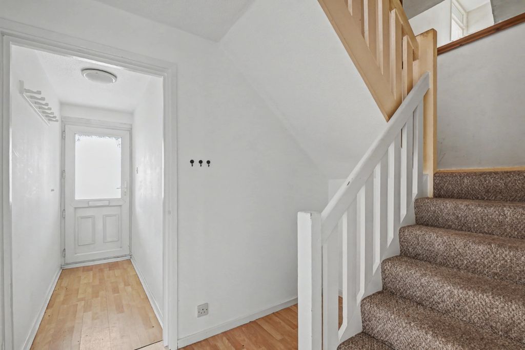 Property photo 3 of 14 4884847