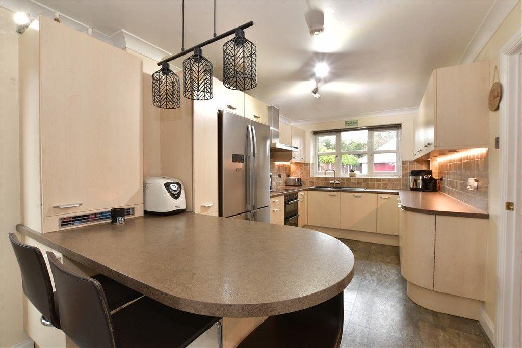 Property photo 2 of 25 Kitchen