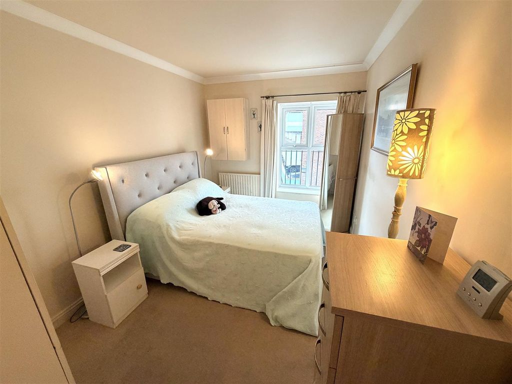 Property photo 3 of 13 Bedroom