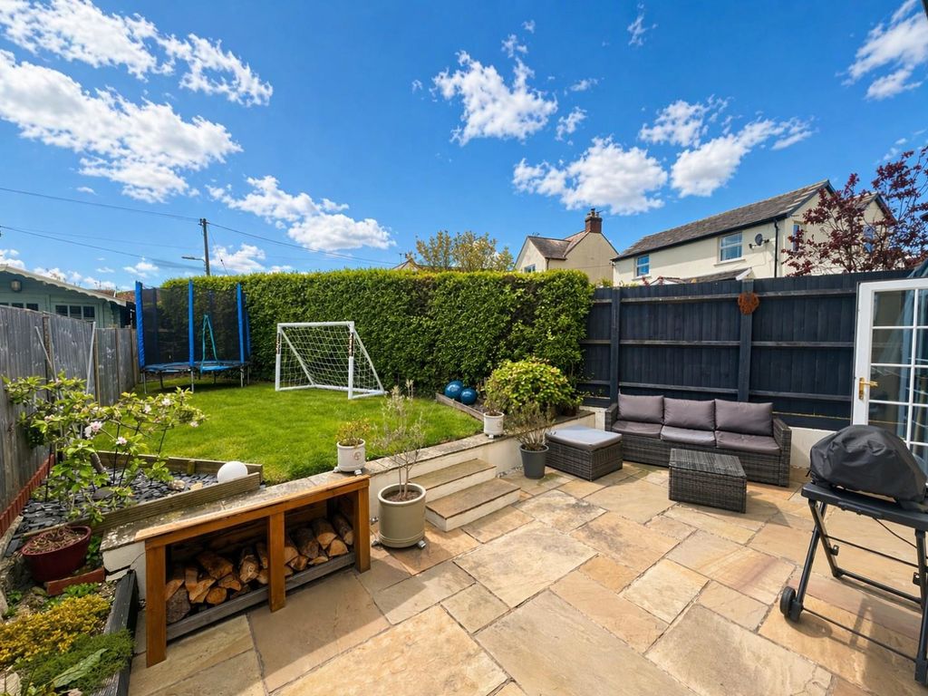 Property photo 2 of 22 Woodend Lane - Garden.Jpeg
