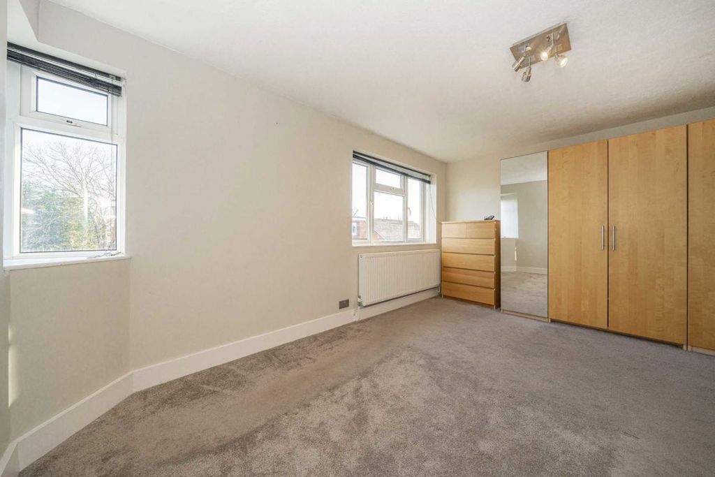 Property photo 2 of 3