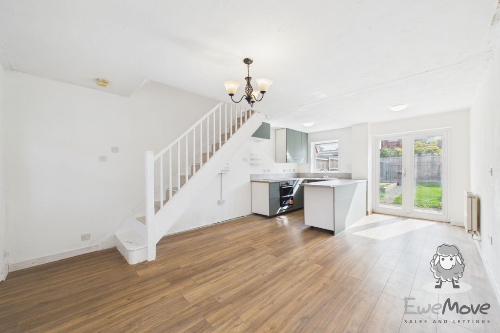 Property photo 2 of 9 14