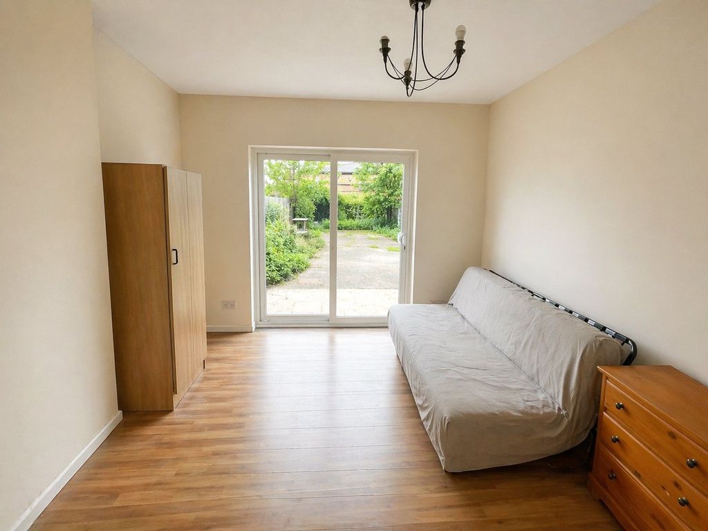 Property photo 3 of 9 Dining Room