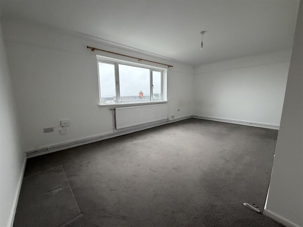 Property photo 3 of 17 Image00006.Jpeg