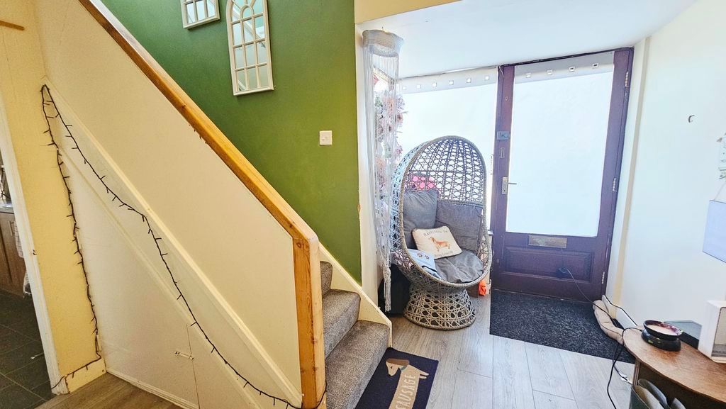 Property photo 3 of 16 Photo 1