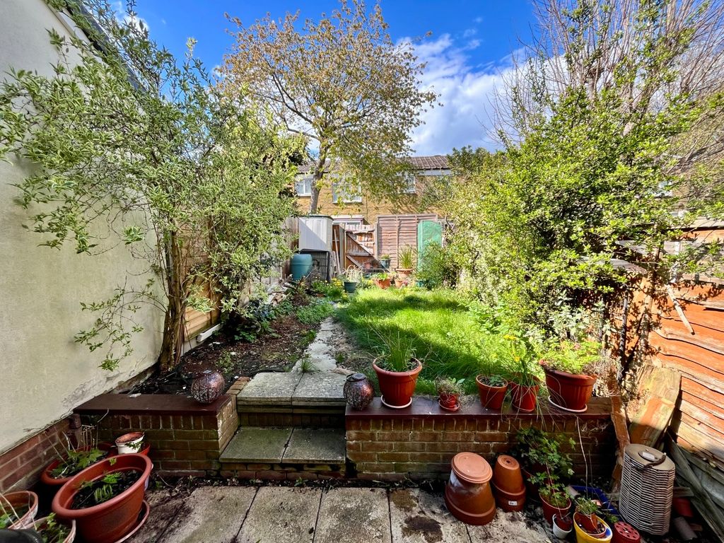 Property photo 2 of 10 4069922
