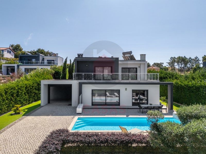 Property photo 2 of 52