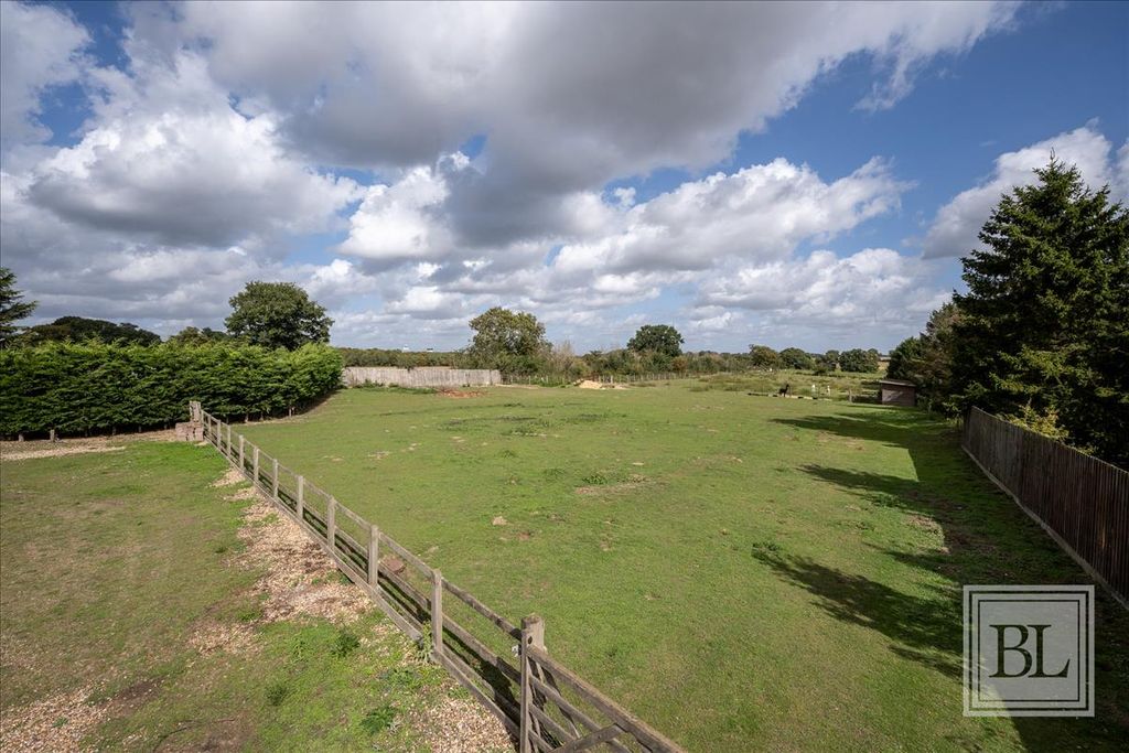 Property photo 2 of 34