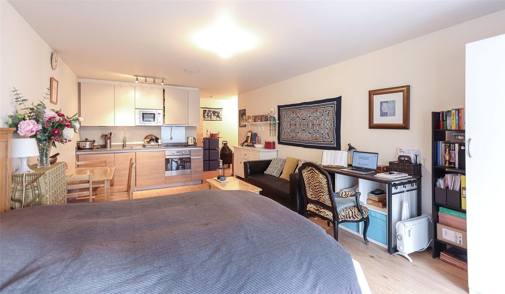 Property photo 2 of 21 Picture No. 06