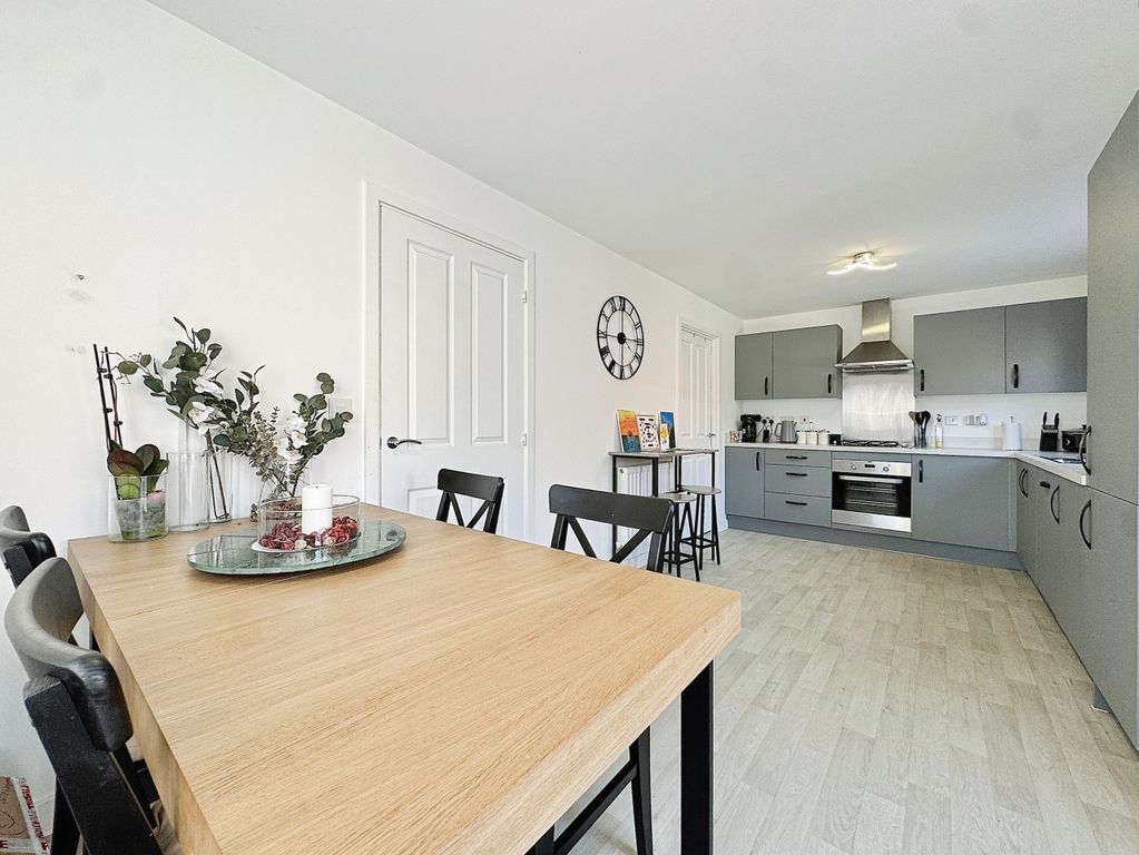 Property photo 2 of 29 27 Oak Tree Road, Great Glen, Leicester, Le8 9Hp